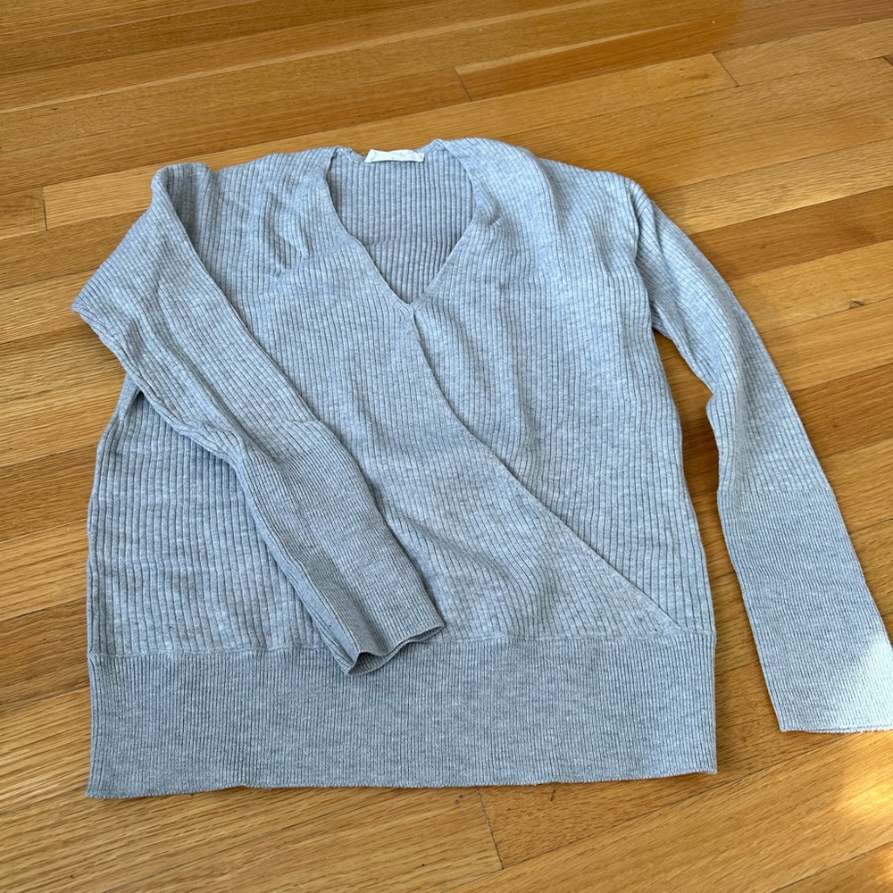 Elodie size s sweater
